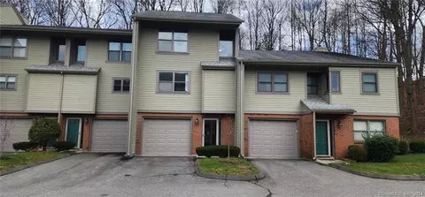 147 Metacomet Dr #147, Meriden, CT 06450
