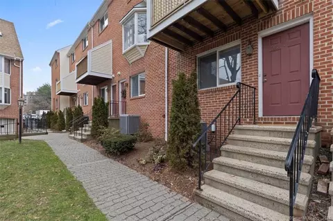 101 Grove St #23, Stamford, CT 06901