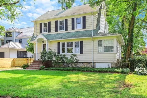 23 Taylor Dr, Greenwich, CT 06807