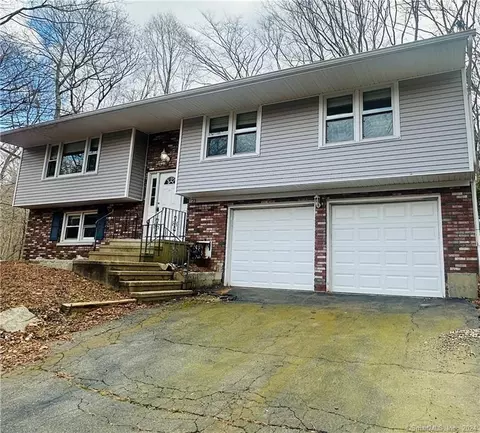 123 Deepwood Dr, Madison, CT 06443