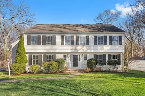 9 Rainbow Cir, Darien, CT 06820
