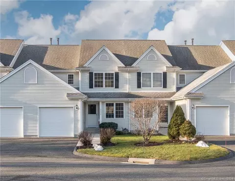 2004 Cypress Dr #2004, Danbury, CT 06811