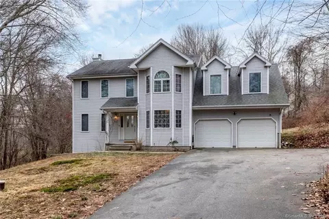 24 Coachman Pike, Ledyard, CT 06339