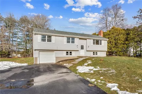 17 Richmond Cres, Windsor, CT 06095
