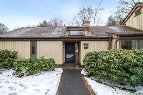 975 Heritage Vlg #A, Southbury, CT 06488