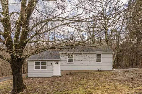 46 Kennedy Dr, Thomaston, CT 06787