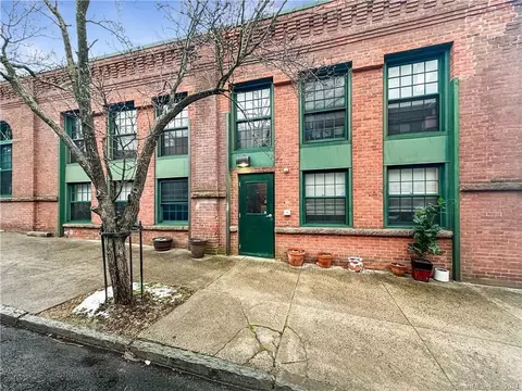 1 Front St #202, New Haven, CT 06513