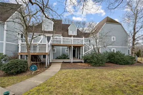 2024 Old Pond Ln #2024, Norwich, CT 06360