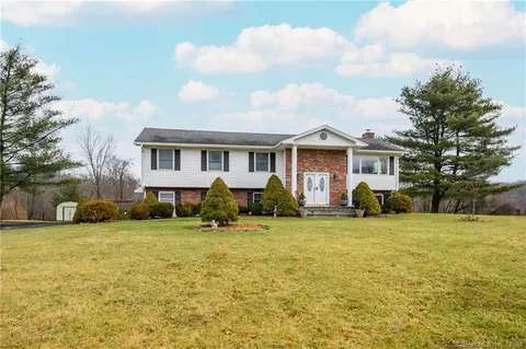 7 Silver Hill Dr, New Fairfield, CT 06812