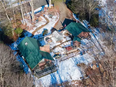 33 Beechwood Dr, Harwinton, CT 06791