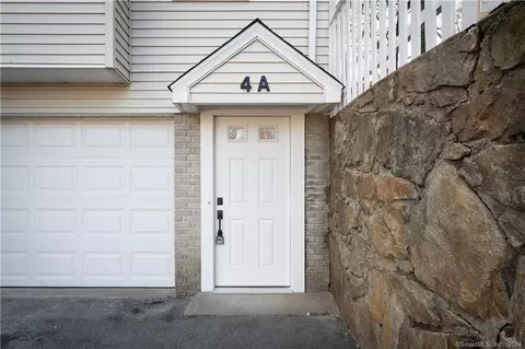 4 Hill Ct #A, Norwalk, CT 06850