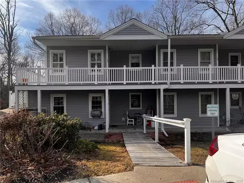 15 Hidden Knolls Cir #15, Monroe, CT 06468