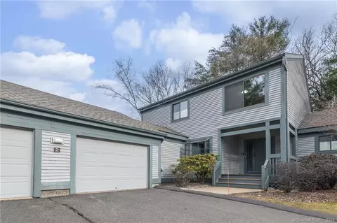 2 Echo Ln #2, Avon, CT 06001