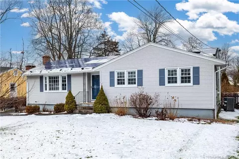 76 Red Top Dr, West Hartford, CT 06110