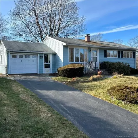 5 Avon Pl, Groton, CT 06355