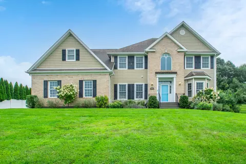 444 Concord Dr, Watertown, CT 06795