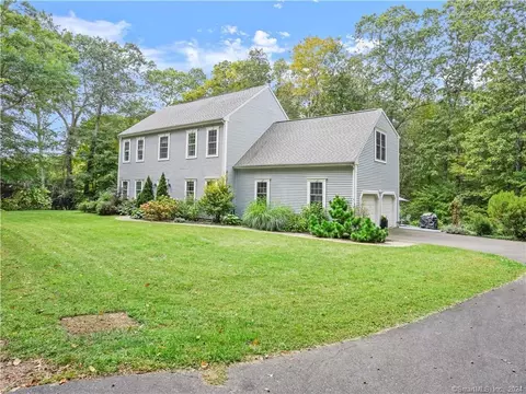 46 Harrison Rd, Guilford, CT 06437