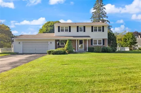 19 Riverbend Dr, Stonington, CT 06378