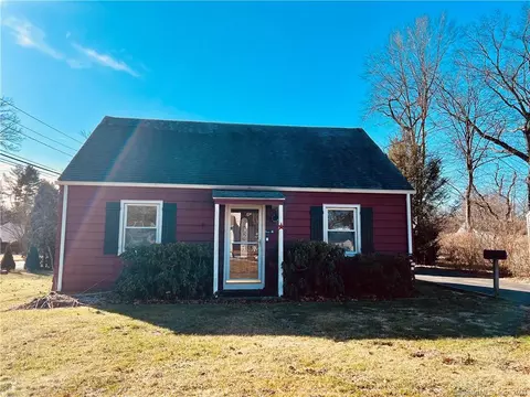 20 Mathew Ln, North Haven, CT 06473