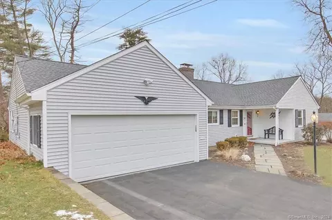 24 Cleveland St, Plainville, CT 06062