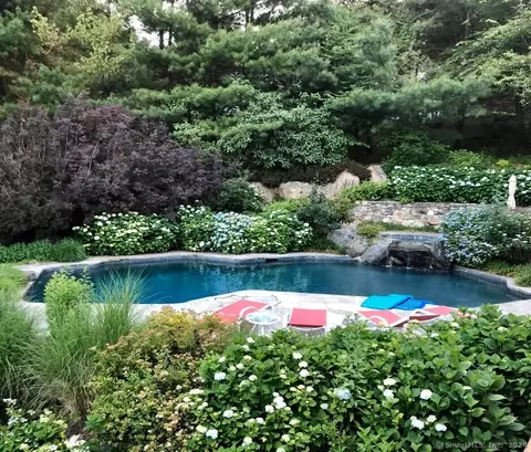 46 Woodbine Way, Stamford, CT 06903