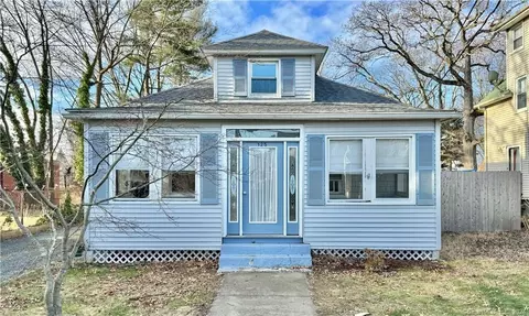 125 Lenox Ave, Milford, CT 06460