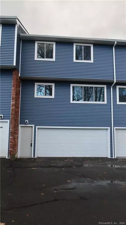498 Churchill Dr #498, Newington, CT 06111
