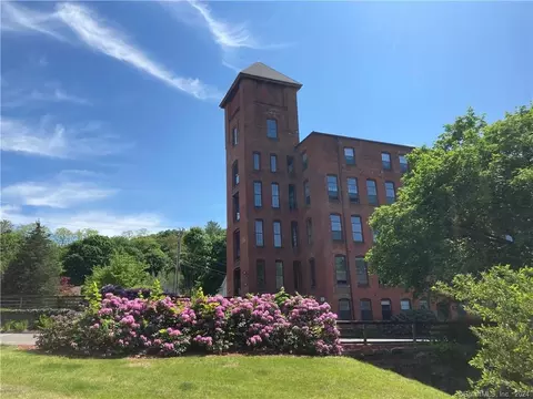 16 Vernon Ave #32, Vernon, CT 06066