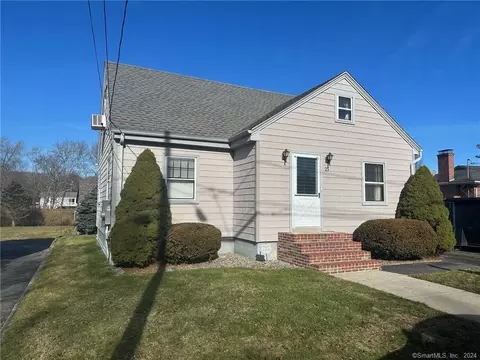 23 Rossi Ave, Stonington, CT 06379