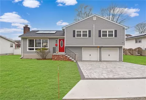 43 Rosengarten Dr, Waterbury, CT 06704