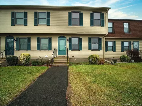 52 Bay Path Way #52, Branford, CT 06405