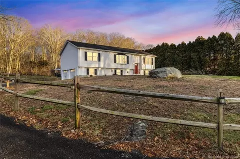 273 Lester Rd, Griswold, CT 06351