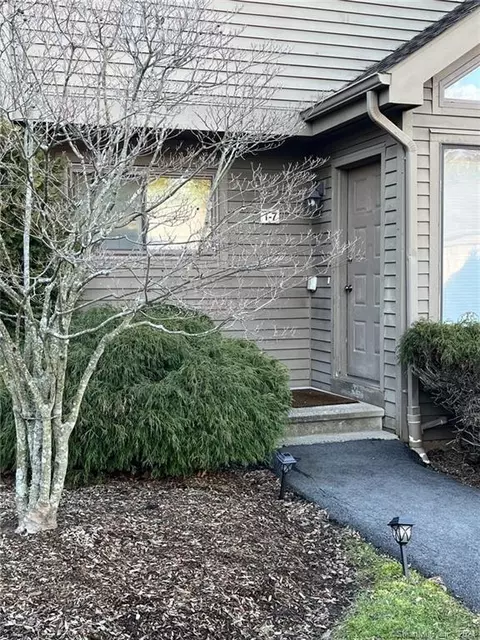 1 Canterbury Ct #7, Middletown, CT 06457