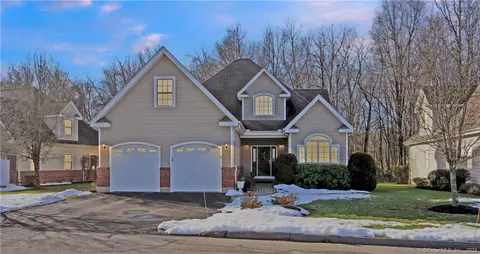 3 Benton Dr #3, Bloomfield, CT 06002