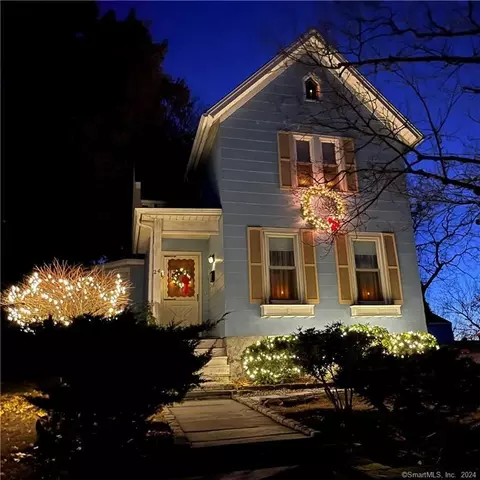 24 Summit St, Meriden, CT 06450