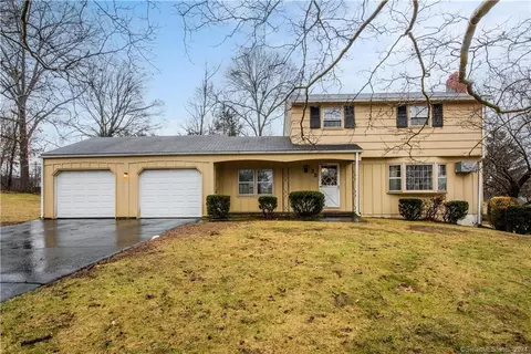 33 Clover Ln, East Hartford, CT 06118