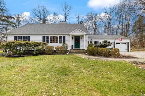 33 White Birch Rd, Ridgefield, CT 06877
