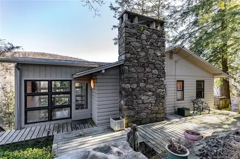 153 Green Pond Rd, Sherman, CT 06784