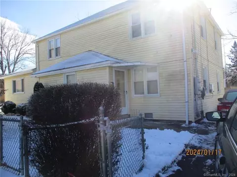 64 Wake St, Bridgeport, CT 06610
