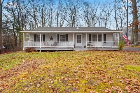 46 Valley Dr, Voluntown, CT 06384