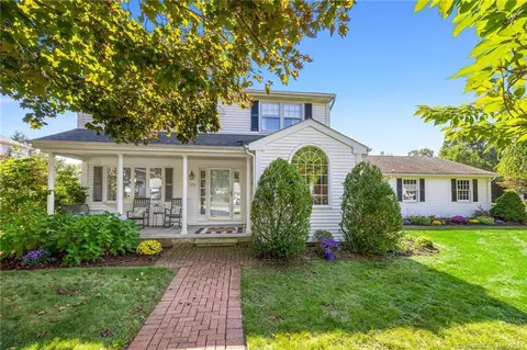 126 Carriage Dr, Manchester, CT 06040