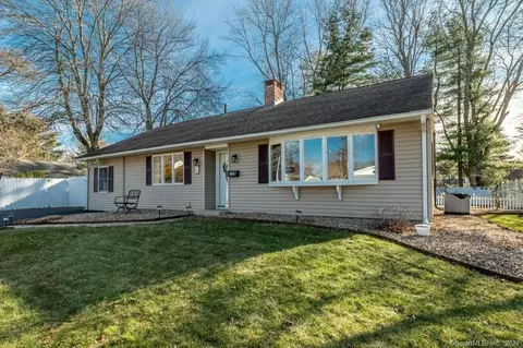 19 Transit Ln, East Hartford, CT 06118
