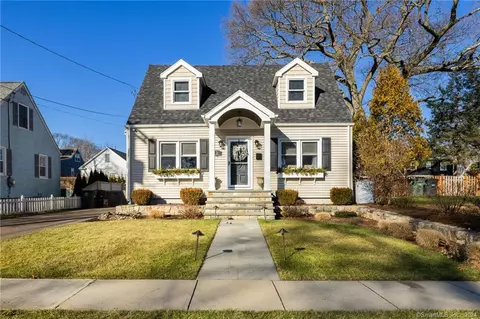 29 Granville Ave, Milford, CT 06460