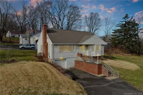 66 Sunnyslope Dr, Middletown, CT 06457
