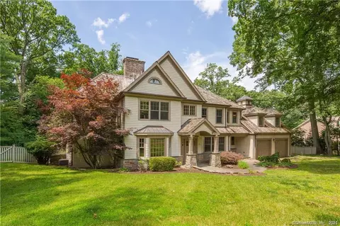 17 Westview Ln, Norwalk, CT 06854