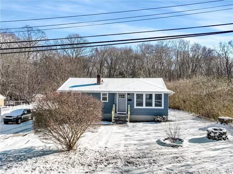 118 Park Ave, Montville, CT 06382