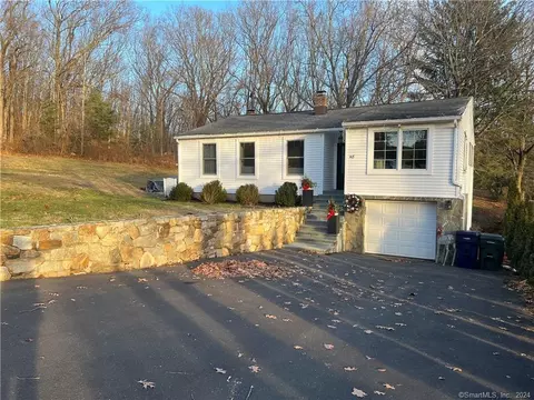 48 Lane St, Seymour, CT 06483