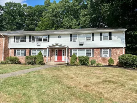 260 Robin Ct #B, Cheshire, CT 06410