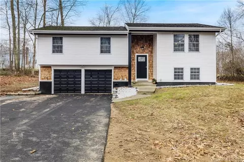 90 Sleepy Hollow Rd, East Lyme, CT 06357