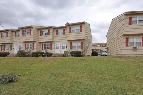 52 Ridge Rd #1, Naugatuck, CT 06770